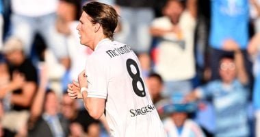 نابولي يتحرك لتأمين مستقبل مكتوميناي خوفًا من إغراءات أندية إنجلترا