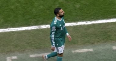 جماهير ليفربول تنتقد سلوت بعد استبدال محمد صلاح مبكرا أمام جالاتا سراى