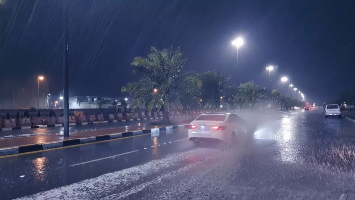 عاجل: تحذير رسمي - عاصفة مدمرة تضرب السعودية 5 أيام متتالية... الدفاع المدني يحذر من كارثة السيول!