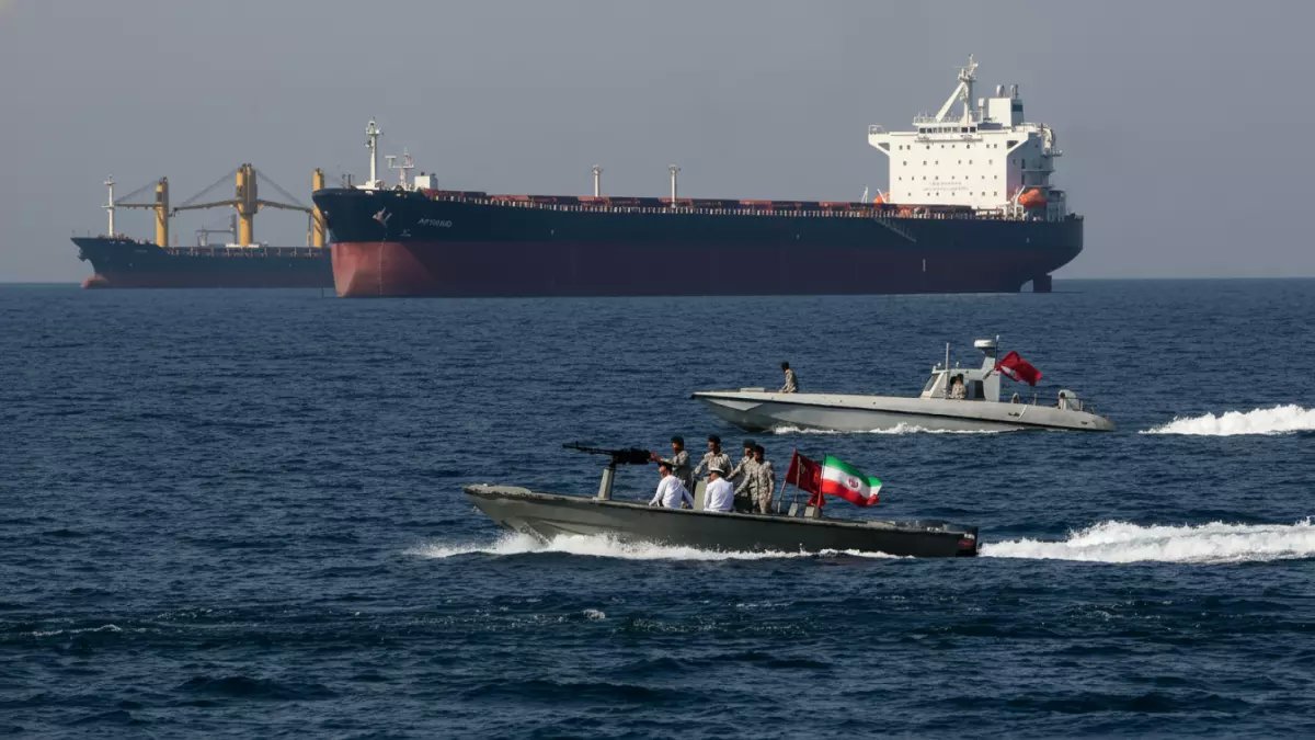 عاجل: إيران تهدد بوقف تصدير النفط عبر هرمز نهائياً... وترامب يحذر من "كارثة اقتصادية عالمية"!