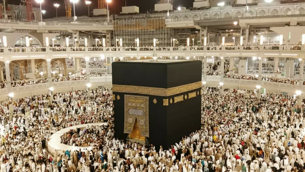 لحظة فوق السحاب قد تهدد عمرتك... وكشف رسمي من وزارة الحج السعودية عن بروتوكول الإنقاذ للملايين