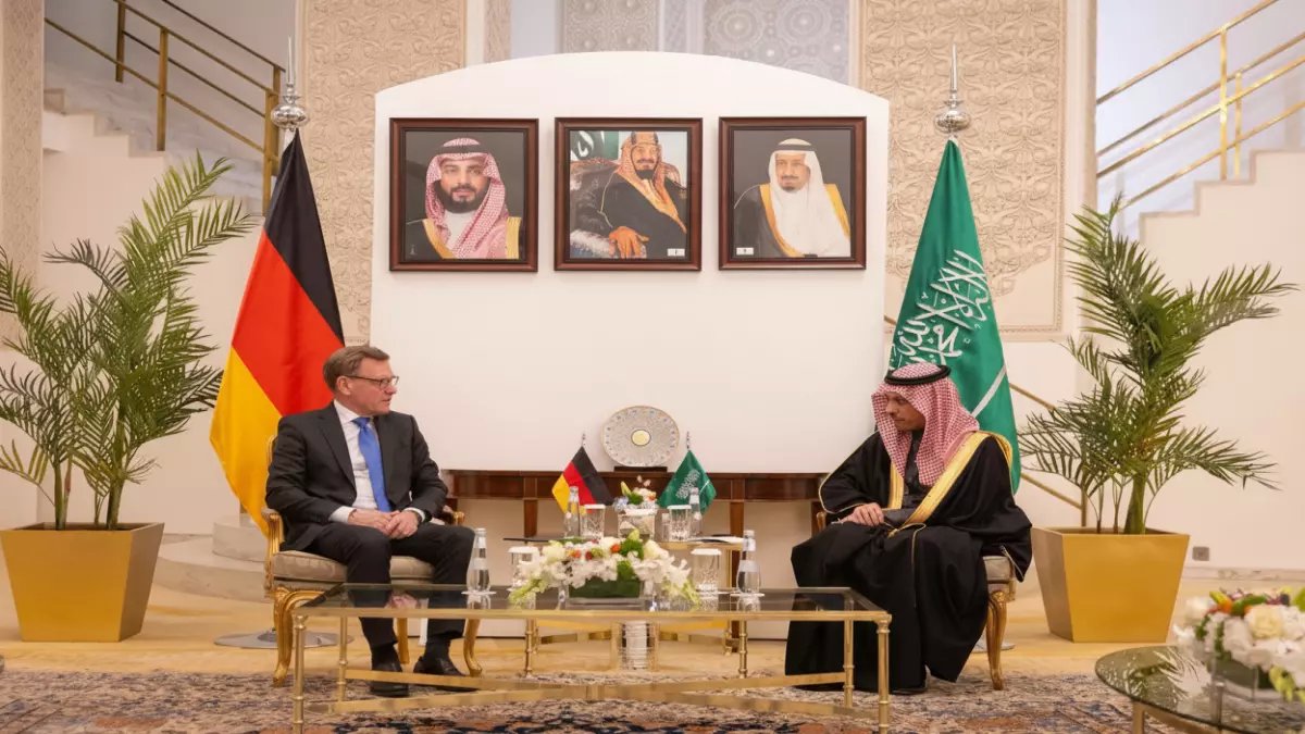 عاجل: السعودية تُسقط صاروخ إيراني وتحبط هجوماً جوياً بـ7 مسيرات استهدفت الحقول النفطية!