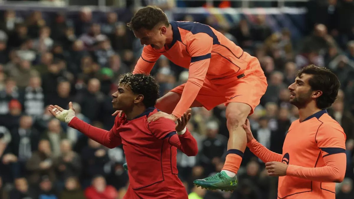 مذبحة مدريد: أتلتيكو يسحق توتنهام بخماسية صاعقة… حارس إنجليزي ينهار ويُطرد بعد 17 دقيقة فقط!