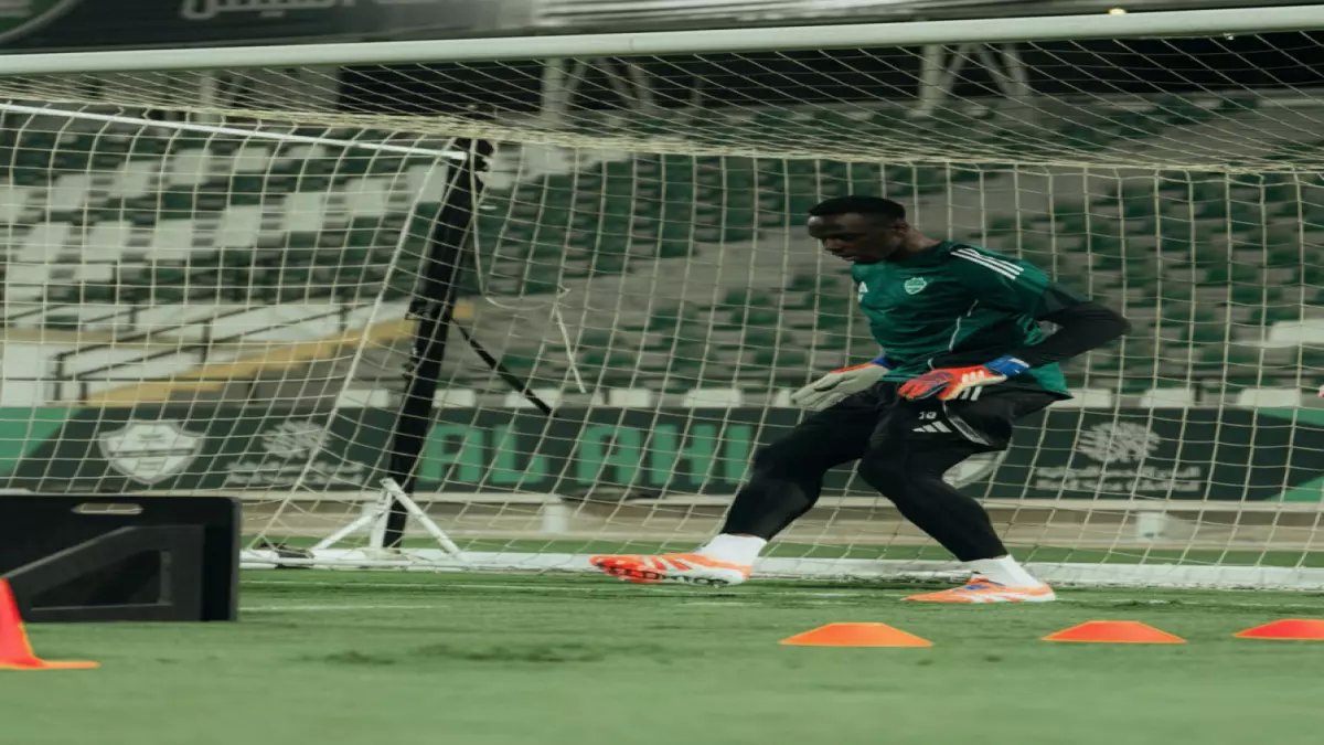 صادم: ميندي يحطم أرقام النصر والهلال في دوري روشن… 11 شباك نظيف يجعله الأسطورة!