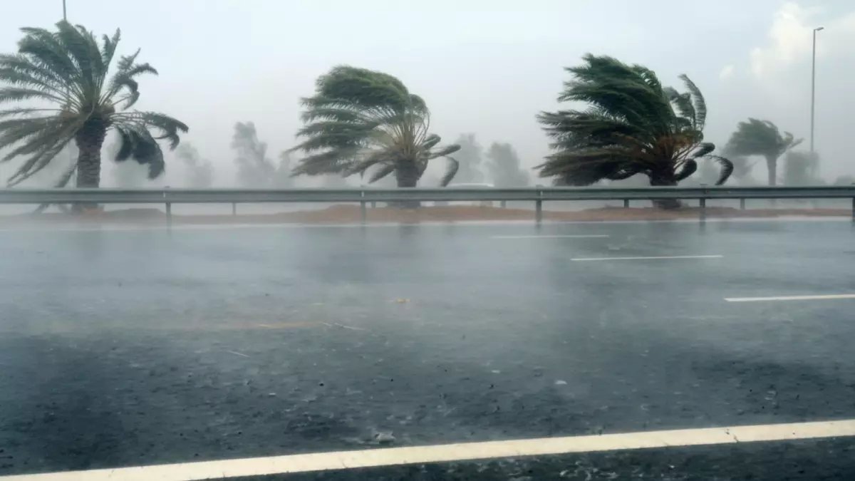 عاجل: الأرصاد تدق ناقوس الخطر... سيول مدمرة تهدد 10 مناطق بالمملكة خلال ساعات!