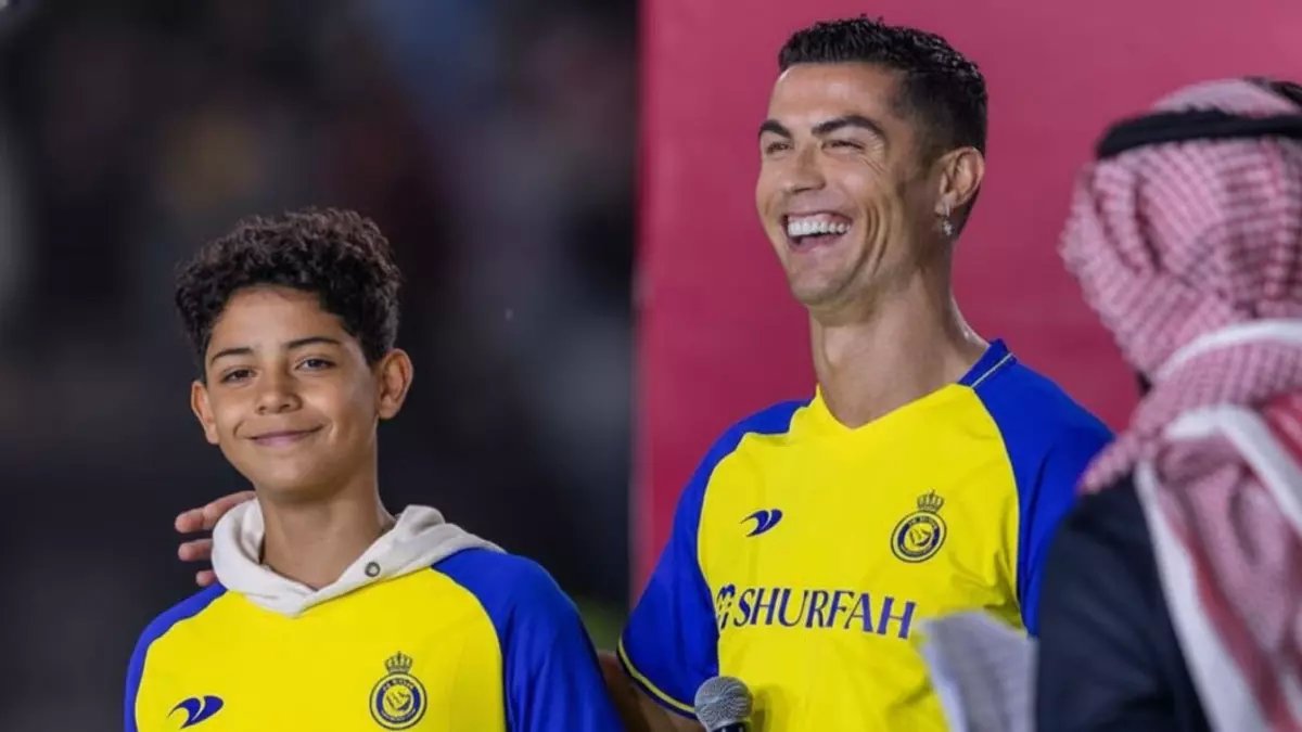 صادم: موهبة عمرها 18 عاماً تُبهر خبراء الريال - "أعظم لاعب في الأكاديمية منذ 10 سنوات"!