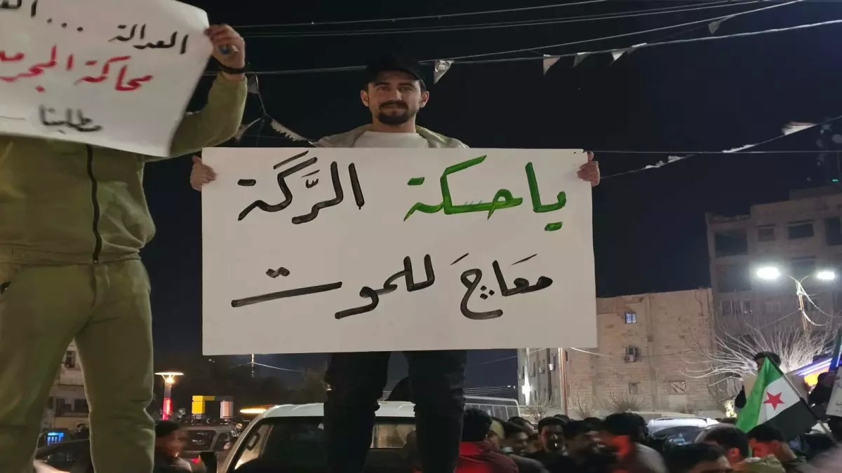 عاجل: غضب شعبي يشتعل في الرقة... رفض قاطع لتعيين قيادي متهم بجرائم حرب!