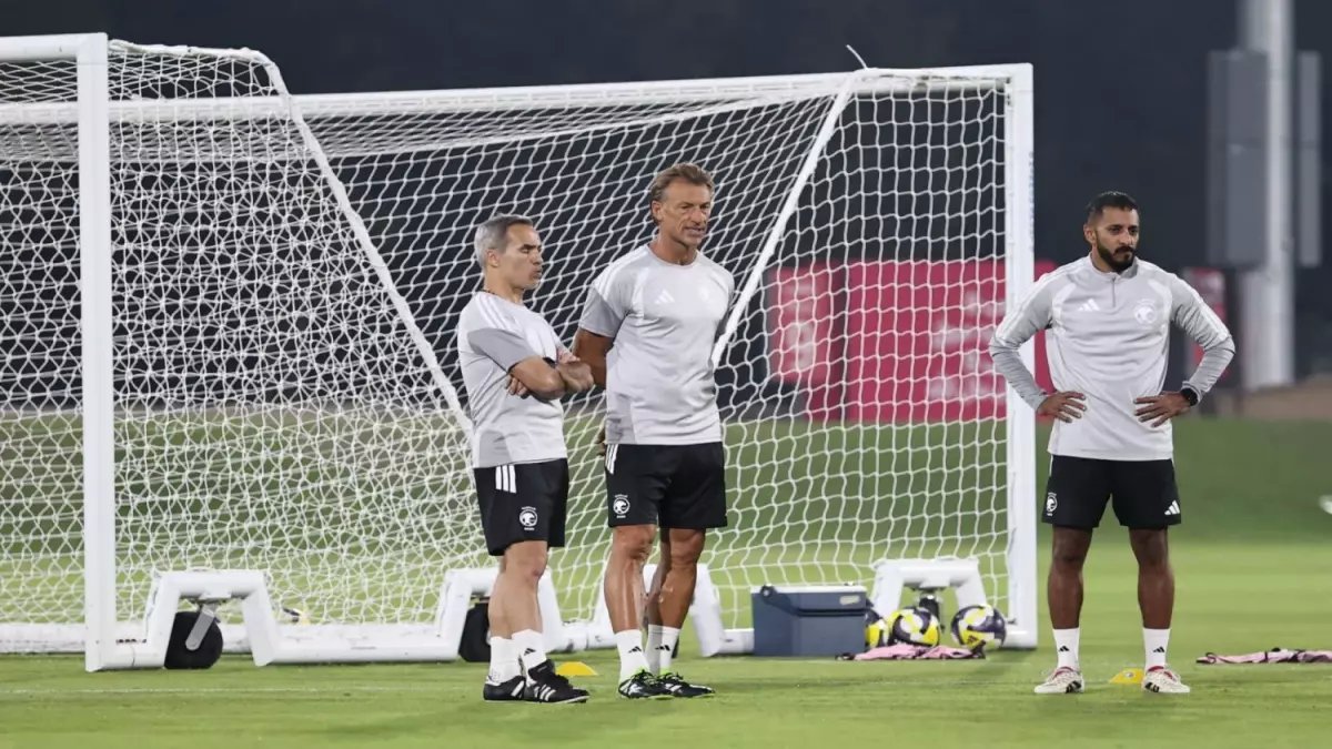 حصري: رينارد يكشف خطة مفاجأة في قائمة الأخضر.. 50 لاعباً ممنوعون من النوم والتنافس محتدم!