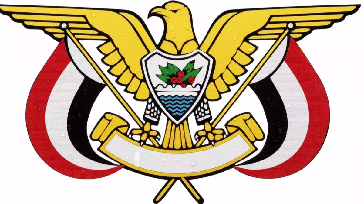 لماذا قرر رئيس الجمهورية بنفسه هذا التكريم النادر؟ السر في سجل 45 عاماً للعقيد الدكتور سيف الجحافي، أقدم الأطباء العسكريين