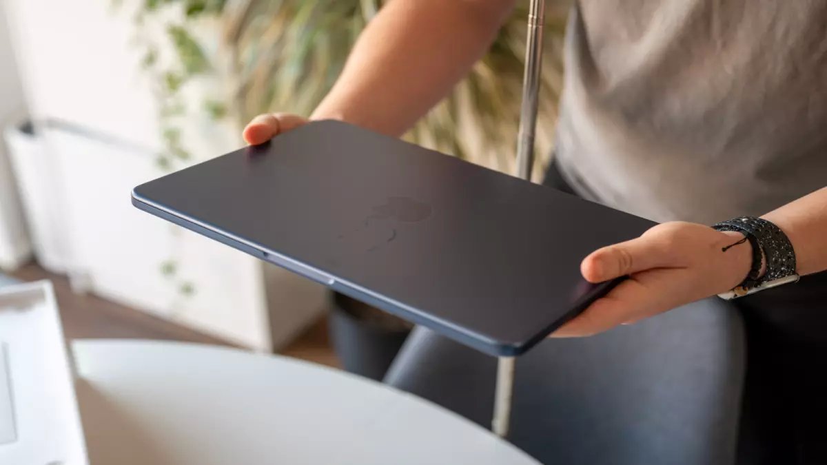 صادم: MacBook Neo الجديد أبطأ 8 مرات من Pro... لكن الحقيقة المفاجئة ستصدمك!