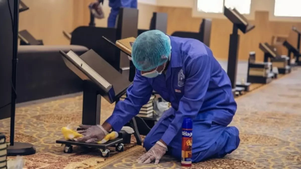 عاجل: 171 جولة مكثفة لصيانة مساجد جازان في رمضان - فريق من 27 فنياً يعمل ليلاً ونهاراً!