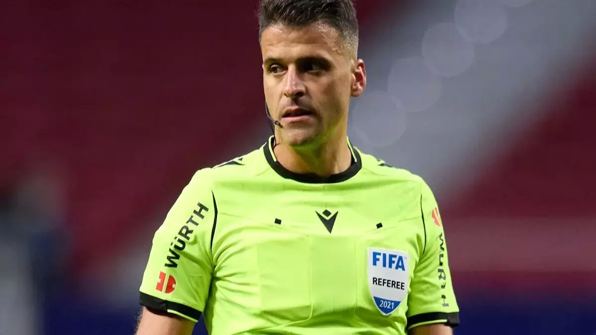 عاجل: مانزانو يقود صافرة الجدل في ريال مدريد ضد إلتشي… هل سيشعل الكلاسيكو مرة أخرى؟