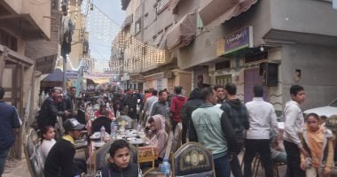 الخير كتير على مائدة إفطار قرية البصارطة بدمياط.. وأهالى القرية: نتسابق فى الخير