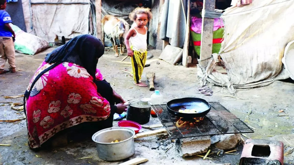 صادم: رمضان بالماء والخبز فقط... كيف أفقرت الحرب موائد اليمنيين بعد 8 سنوات؟