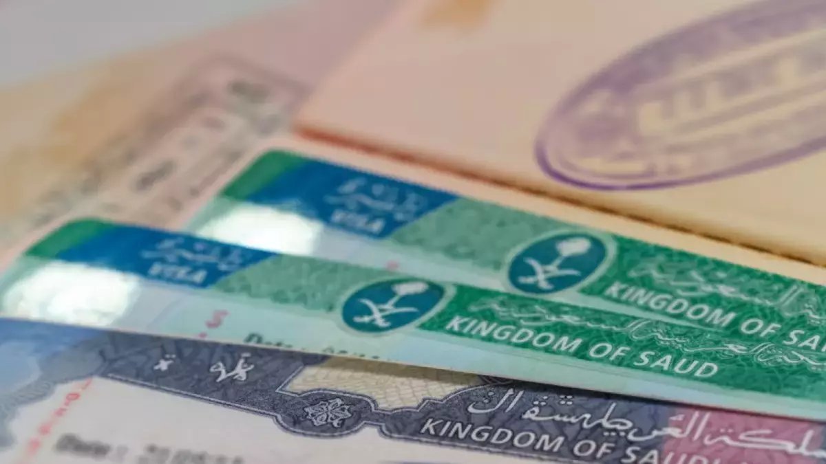 قرار تاريخي يُلغي نظاماً عمره عقود.. كيف حوّلت 'المملكة العربية السعودية' 12.6 مليون عامل إلى قوة اقتصادية حرة؟