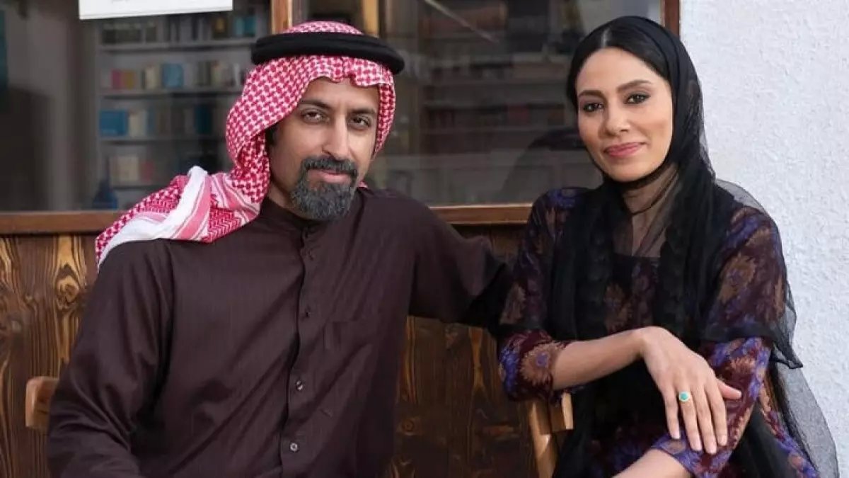 حصري: شيخة القريشي تكشف أسرار تصميم أزياء السبعينيات في "شارع الأعشى"... والتحدي الذي كاد يفشل المشروع!