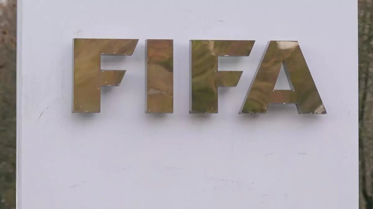 عاجل: فيفا يُطلق ضربة قاسية لوكلاء اللاعبين... قرار تاريخي يحمي الملايين من الاحتيال!