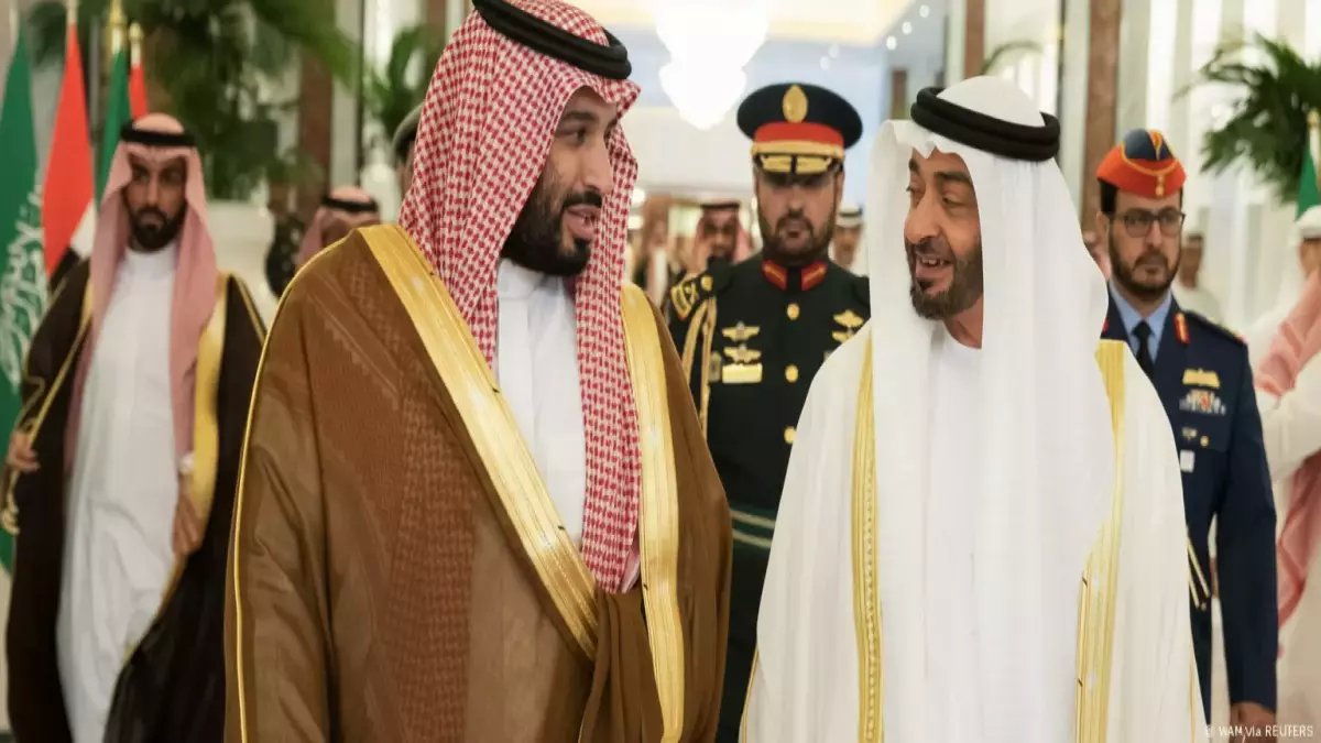 خطوة السعودية تبدو اعتيادية... لكنها تكسب سيطرة مباشرة على شرايين تتحكم بـ 12% من التجارة العالمية.