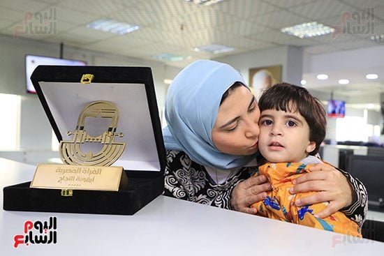 أميرة مع ابنها حمزة