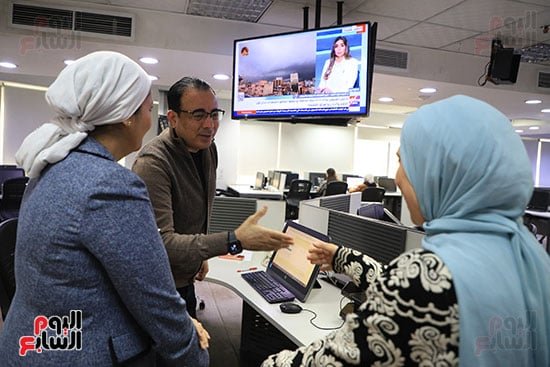 أميرة عصام مع دندراوي الهواري رئيس التحرير التنفيذي