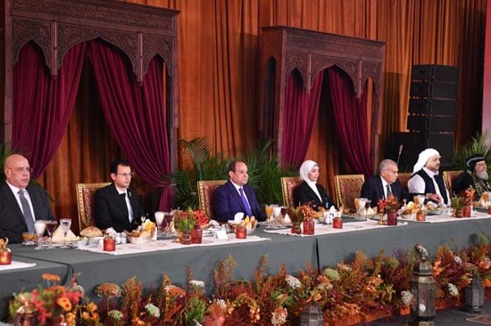حضور الرئيس حفل إفطار الأسرة المصرية حضور الرئيس حفل إفطار الأسرة المصرية