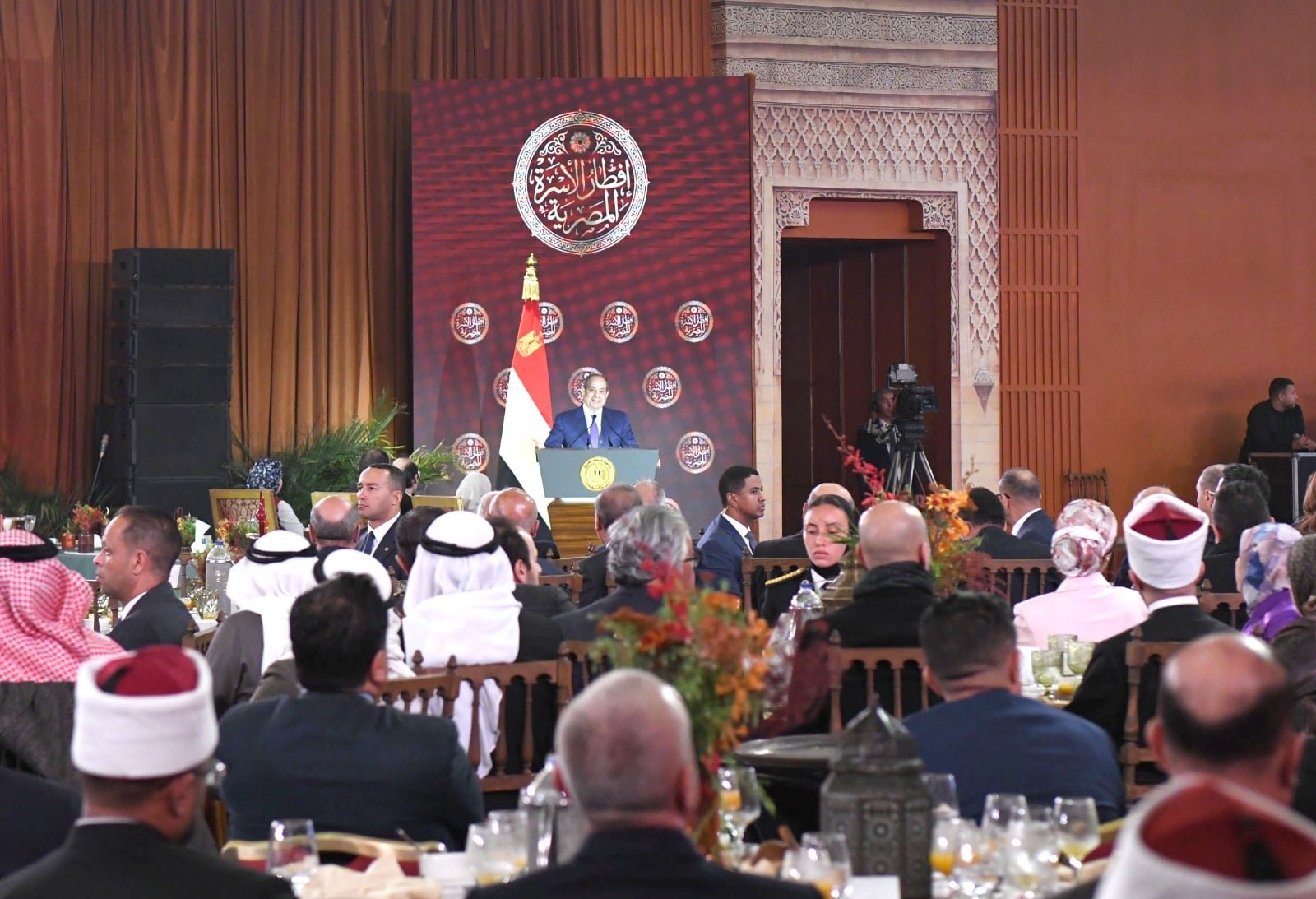 الرئيس عبد الفتاح السيسي، اليوم، في حفل إفطار الأسرة المصرية  (5)