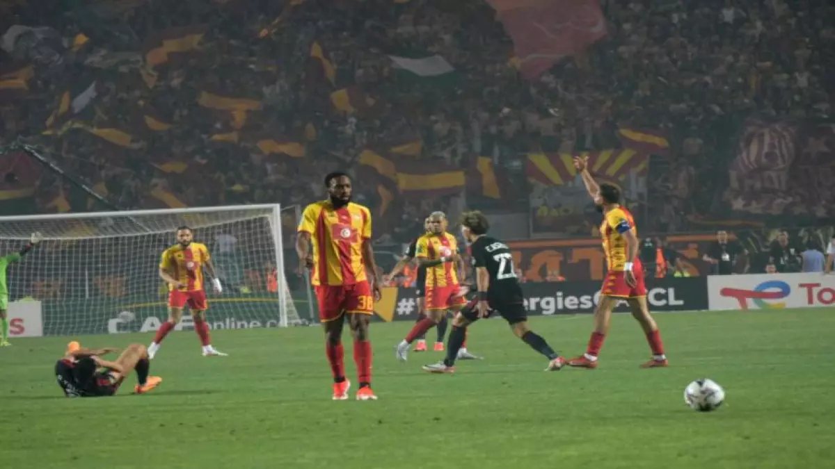 عاجل: موعد صدمة الأهلي والترجي الليلة... كلاسيكو العرب يشعل القارة السمراء والقنوات المفتوحة تنقل مجاناً!