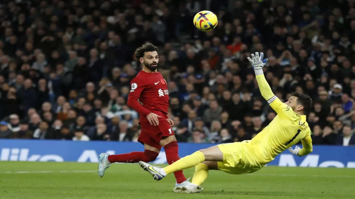 حصري: صلاح يحطم رقم شيرر بـ16 هدفاً في توتنهام… عاجل!