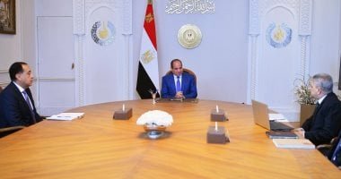 الرئيس السيسى يطلع على موقف إدخال الرقمنة والتكنولوجيا فى عمل هيئة قناة السويس