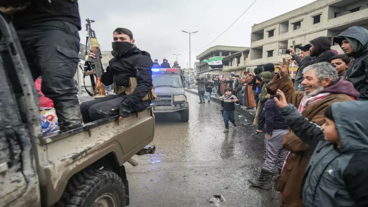 عاجل: انتفاضة عشائرية تهز الرقة ودير الزور... هل تشتعل شرق سوريا من جديد؟