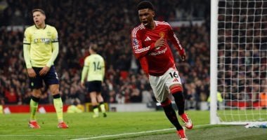 ديالو يقود هجوم مان يونايتد ضد أستون فيلا فى الدوري الإنجليزي