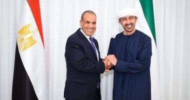 وزير الخارجية يزور الإمارات ويعقد جلسة مباحثات مع نظيره الإماراتى وينقل رسالة تضامن من مصر