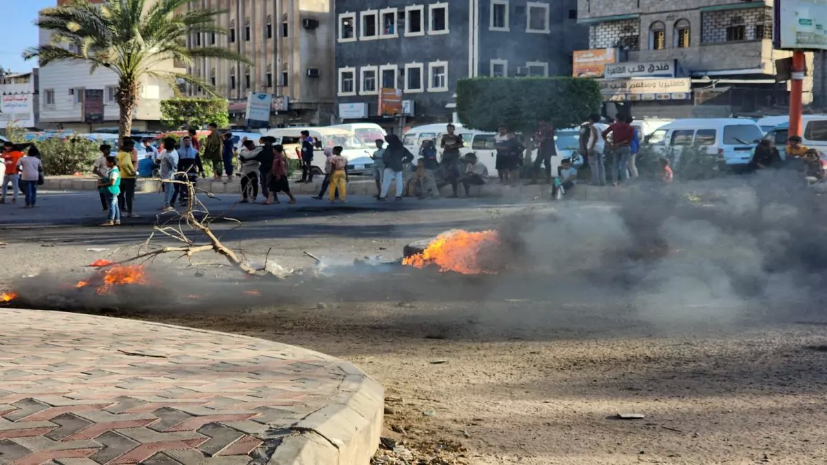 عاجل: فضيحة البطاقة الإلكترونية في عدن - عائلات يمنية عريقة منذ قرون تُعامل كأجانب!