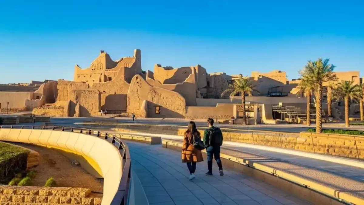 عاجل: السعودية تتحدى العالم - تصل لـ122 مليون سائح وتقتحم قائمة الـ12 الأقوى عالميًا… مصر تتزعم الزوار!