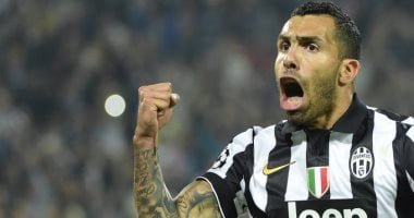 مدفع الإفطار.. كارلو تيفيز يهز شباك ميلان بقميص يوفنتوس