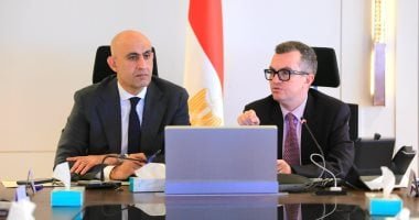 وزيرا التعليم والتخطيط يبحثان آليات توفير "التابلت" لطلاب التعليم الفنى