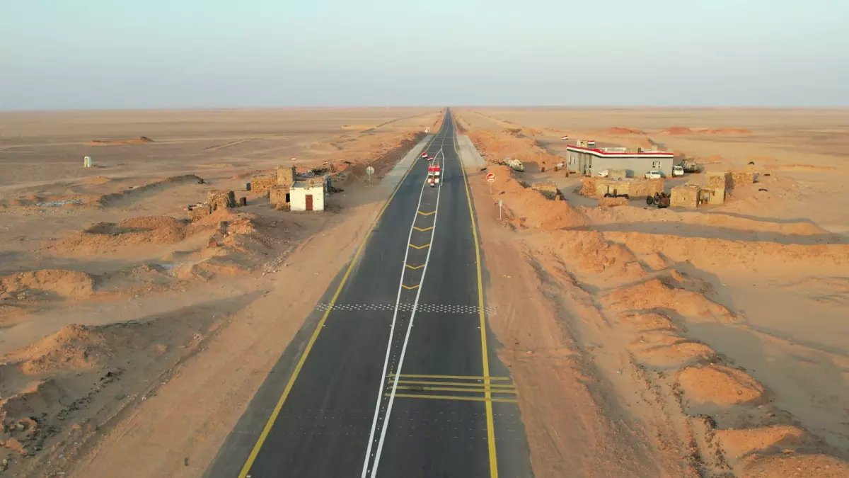 عاجل: السعودية تنجز 130 كم من شريان الحياة اليمني - طريق العبر يربط 3 محافظات بالمملكة!