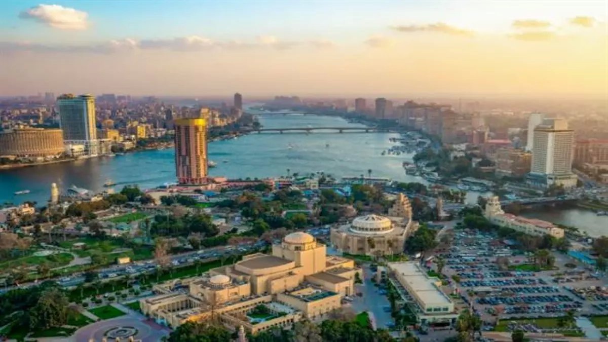 عاجل: طقس "مجنون" يضرب مصر غداً... حرارة نهاراً وبرودة قاسية ليلاً والشبورة تشل الحركة!