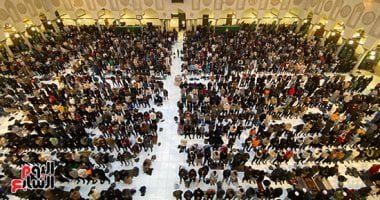 أئمة الجامع الأزهر يؤمون المصلين في صلاة التراويح بالليلة الـ27 من رمضان