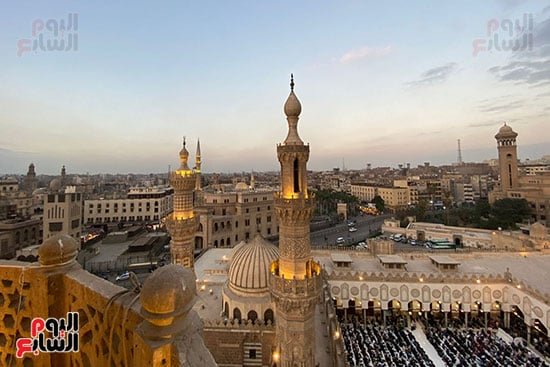 جانب من إنارة مسجد الجامع الأزهر