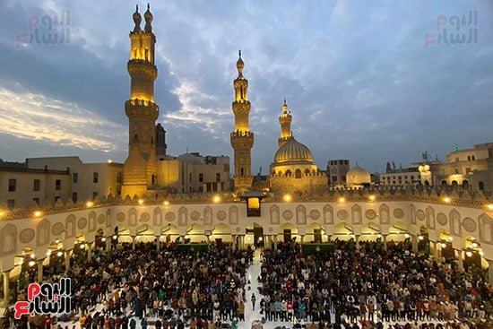 حشود المصلين فى الجامع الأزهر