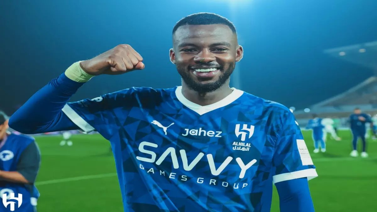 عاجل: تمبكتي يغيب عن كلاسيكو الهلال والأهلي... هل يفقد الزعيم سلاحه الدفاعي الأخطر؟