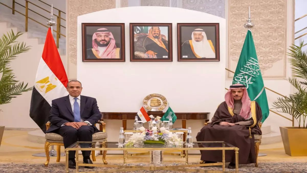 عاجل: تحالف عربي جديد لمواجهة إيران… السعودية ومصر تكشفان الخطة السرية!