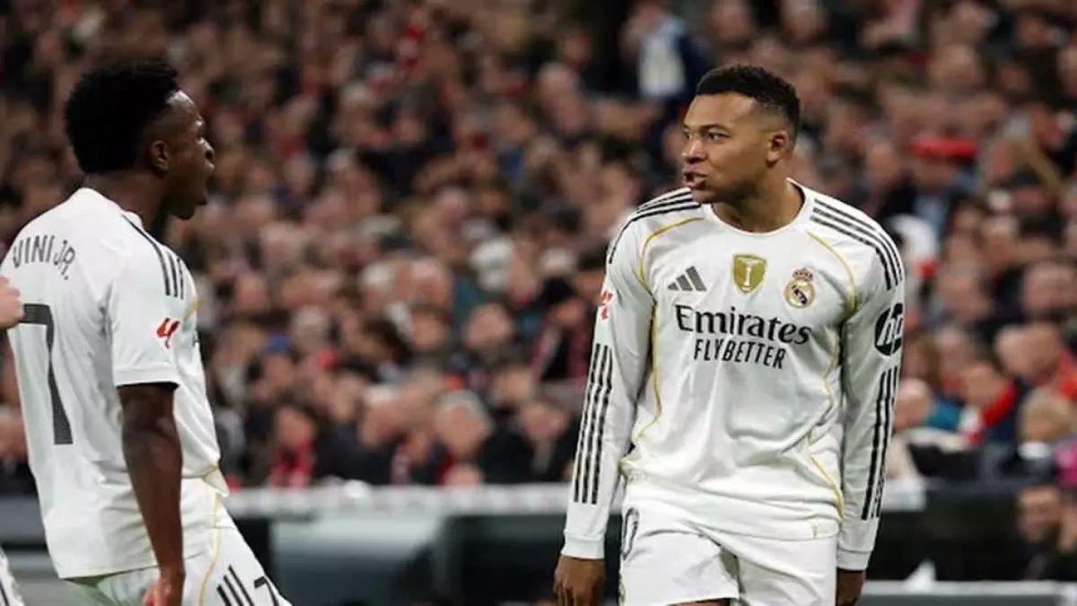 عاجل: بيراميدز يفتقد نجمه الأبرز أمام بتروجت - ماييلي يحمل آمال التأهل لنصف النهائي!