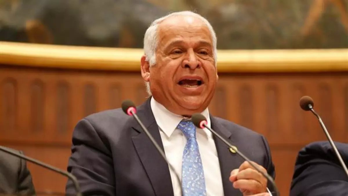 عاجل: فرج عامر يفجر مفاجأة صادمة - الكاف يتآمر ضد الأهلي لإقصائه من أفريقيا قبل موقعة الترجي المصيرية!