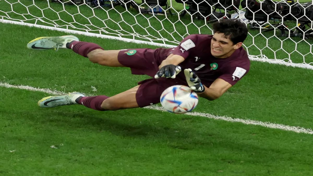 حصري: بونو يكشف السر البرازيلي الذي أطاح بالأهلي... ليوناردو يفضح خصوم الهلال!