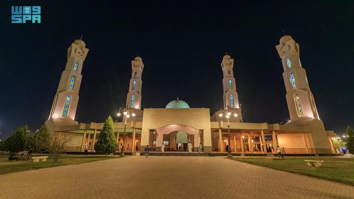 عاجل: 306 مساجد في تبوك تستعد لاستقبال آلاف المصلين… تهيئة استثنائية لعيد الفطر!