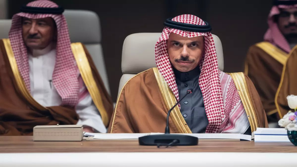 عاجل: فيصل بن فرحان يوجه إنذاراً نارياً لإيران - "خيارات الرد مفتوحة.. والخطأ في حساباتكم قد يكلف غالياً!"