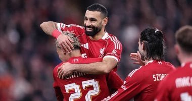 شاهد رد فعل بدلاء ليفربول على هدف محمد صلاح فى جالاتا سراى