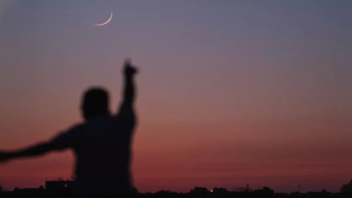 عاجل: انقسام إسلامي صادم... 3 تواريخ مختلفة لعيد الفطر تثير جدلاً واسعاً!